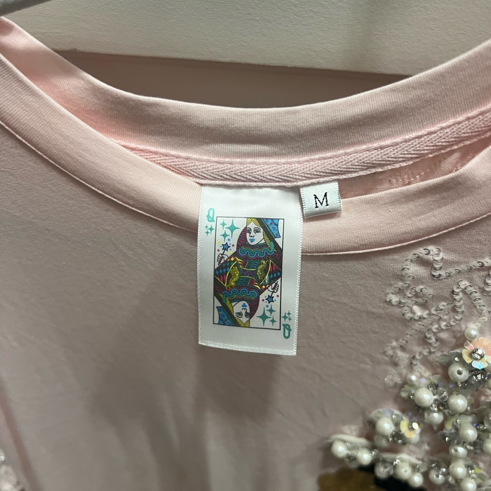 QUEEN OF SPARKLES PINK TSHIRT CHAMPAGNE DRESS EUC SIZE M